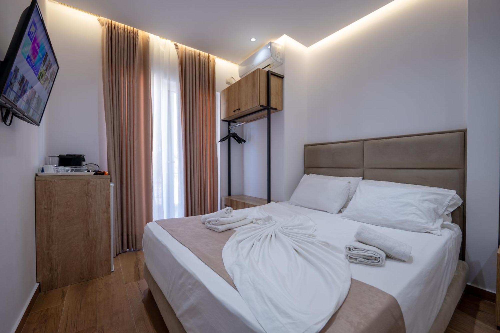 Erioni Hotel Sarandë Esterno foto