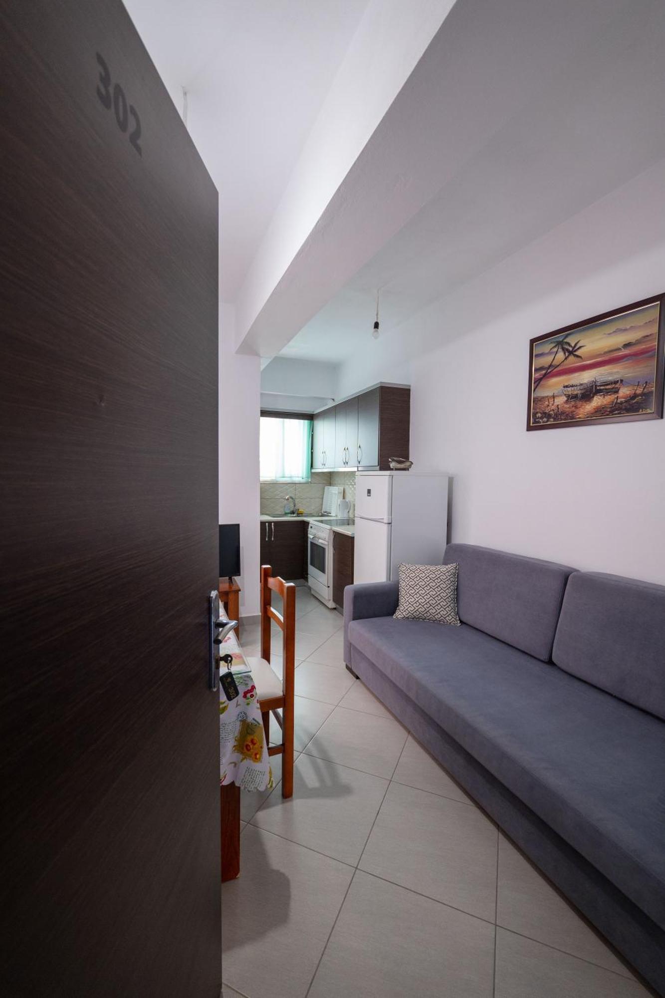 Erioni Hotel Sarandë Esterno foto