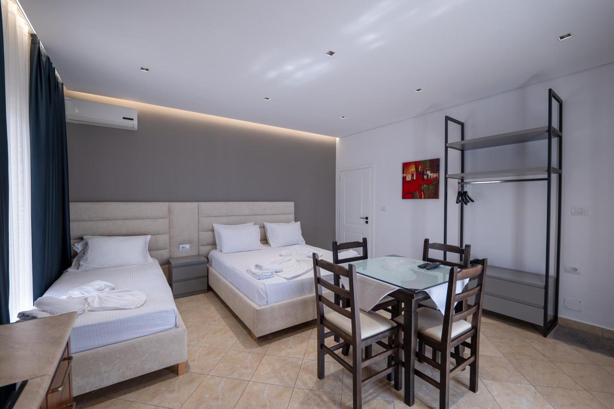 Erioni Hotel Sarandë Esterno foto