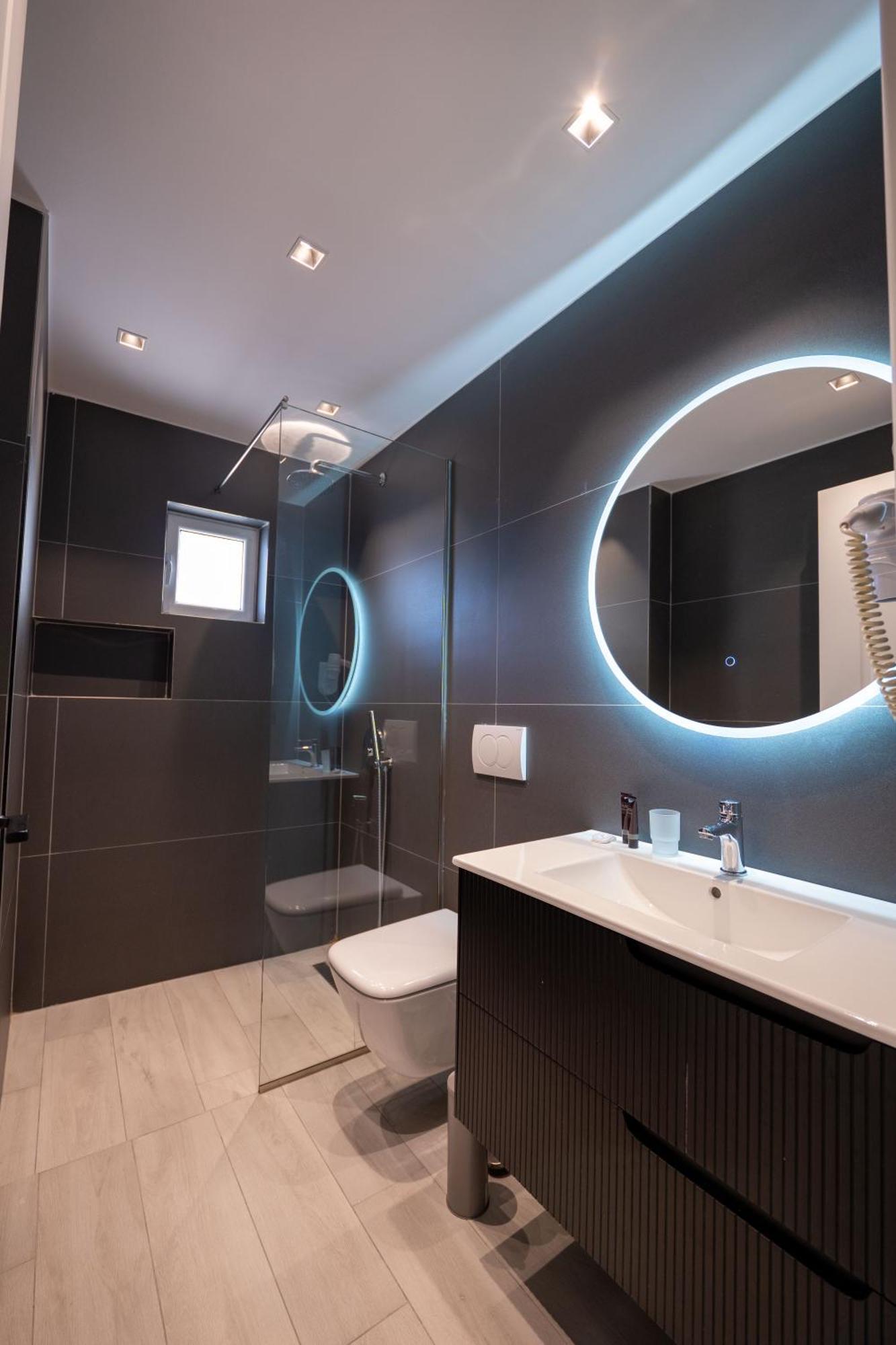 Erioni Hotel Sarandë Esterno foto